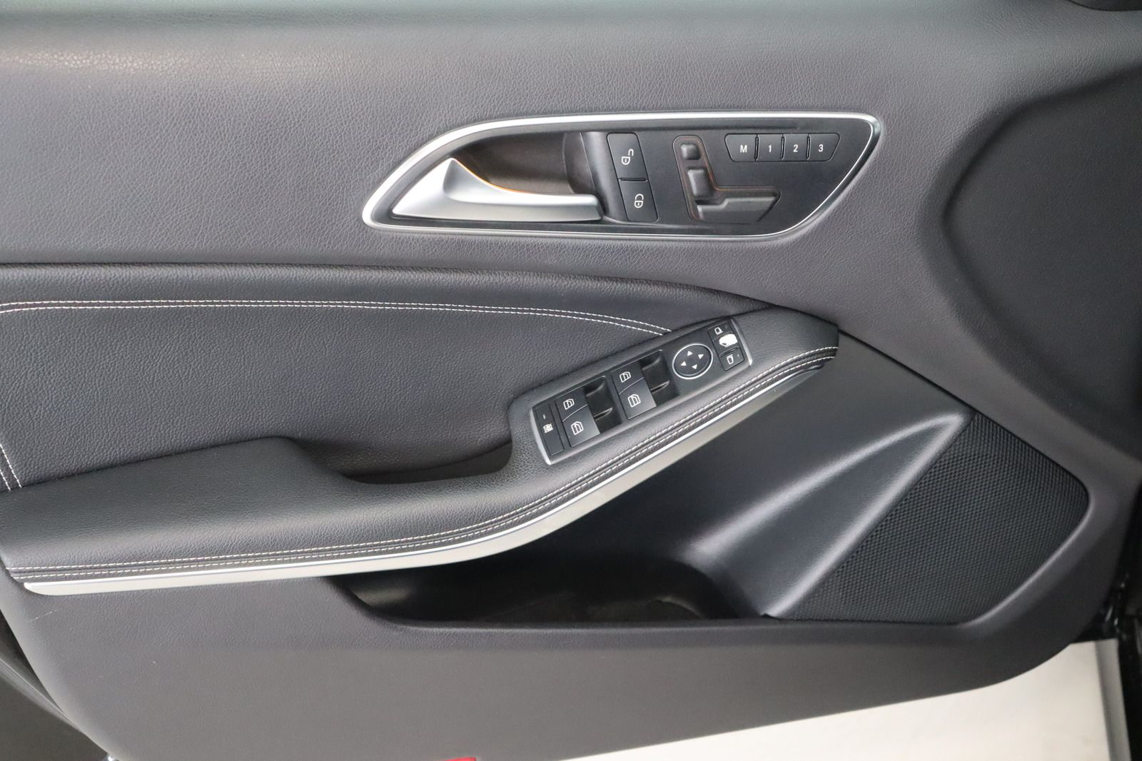 Fahrzeugabbildung Mercedes-Benz A 200 CDI * Bi-Xenon * Navi * Teilleder