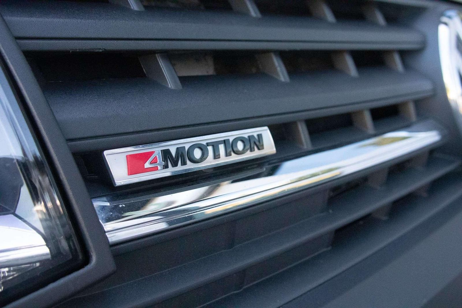 Fahrzeugabbildung Volkswagen T6 Transporter Kasten Kombi 4 Motion 9 Sitzer