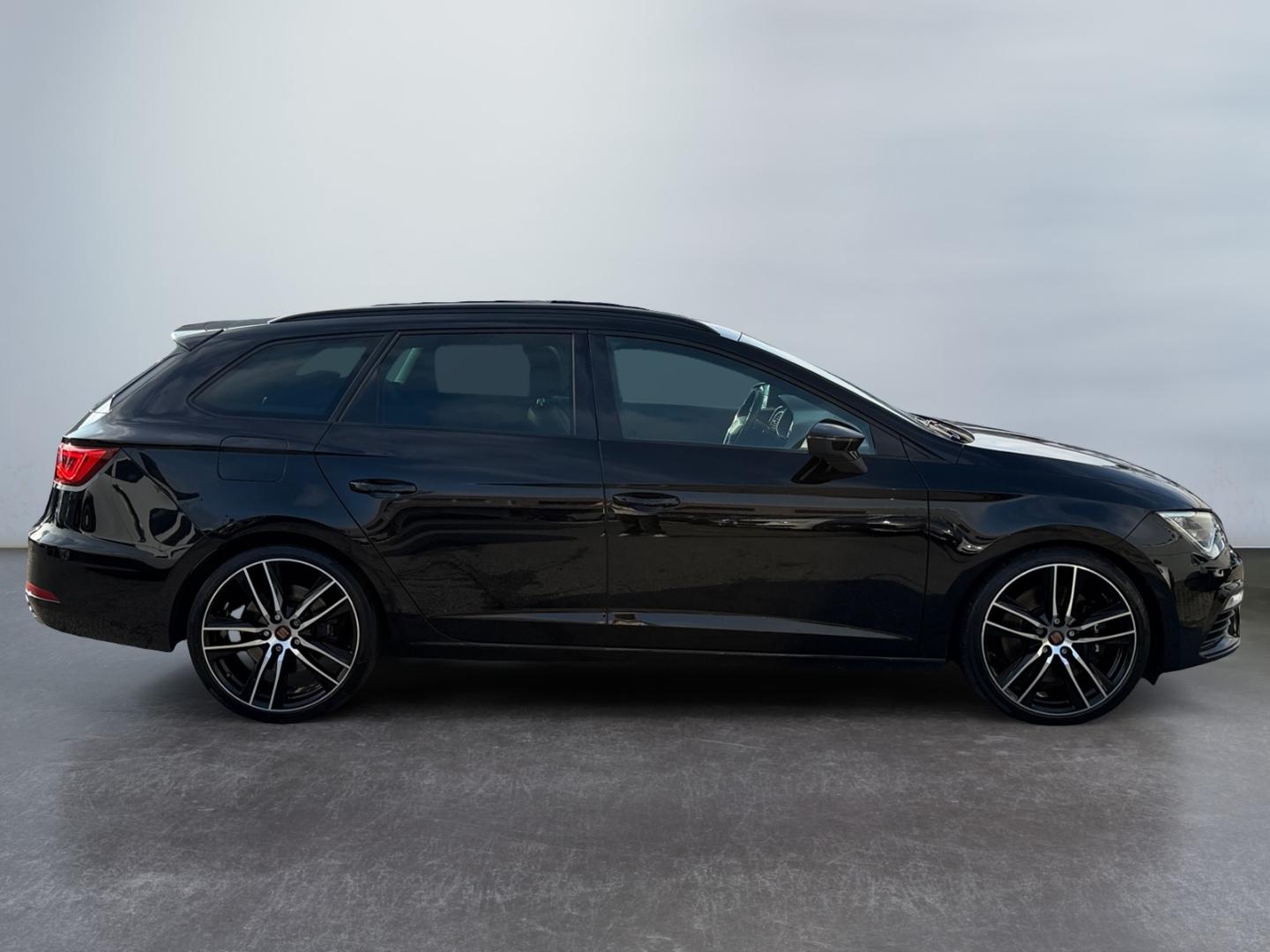 Seat Leon ST Cupra 300 4Drive *BEATS*PANO*KAMERA*ACC*