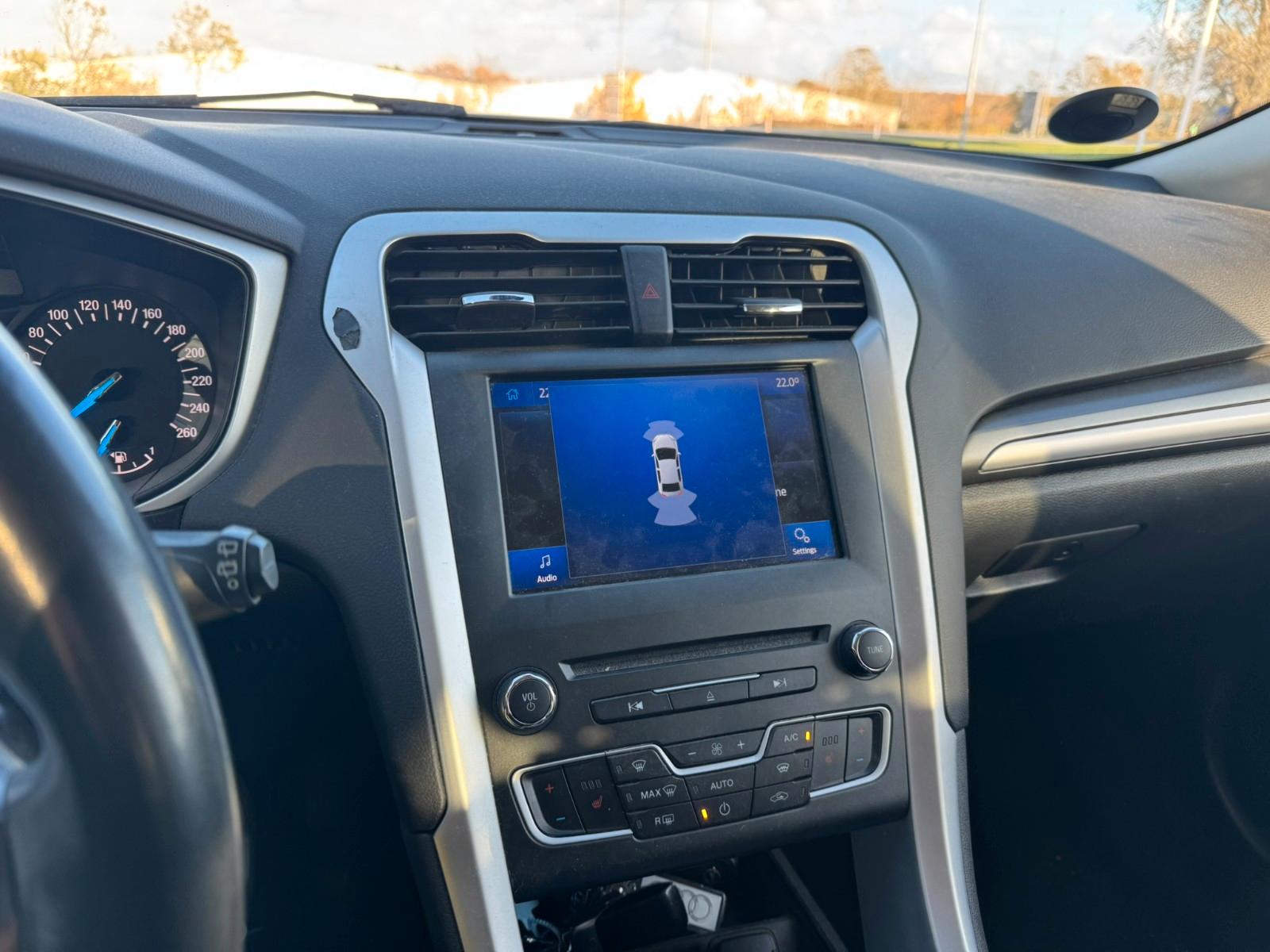 Ford Mondeo 2015 — photo 16