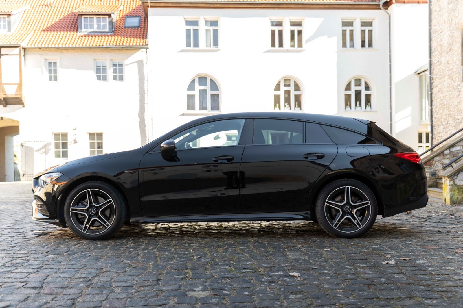 Fahrzeugabbildung Mercedes-Benz CLA 250e Shooting Brake AMG-LINE LED KAM 8FACH