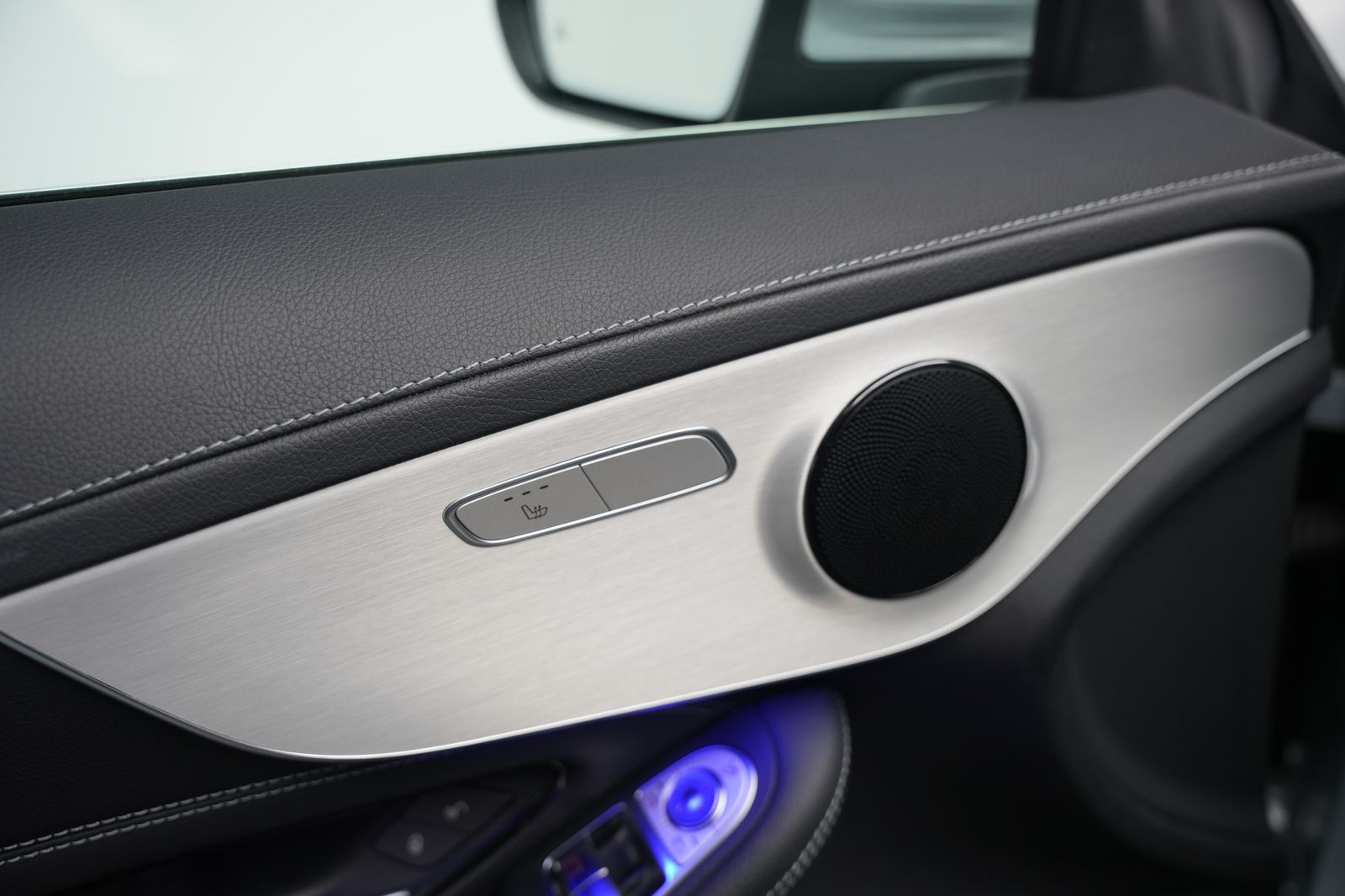Fahrzeugabbildung Mercedes-Benz C 220d *AMG*Panorama*Ambiente*MBUX*SHZ*