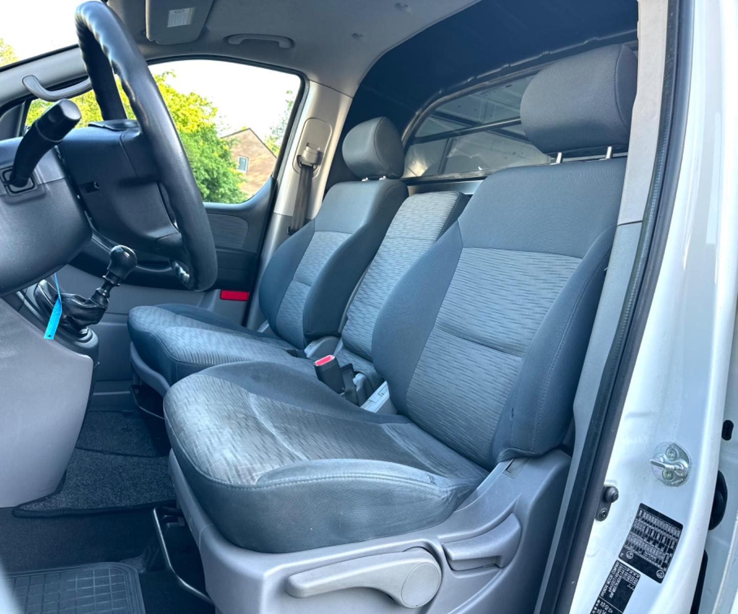 Hyundai H-1 KASTEN H1 STAREX *KLIMA*EFH*2xSCHIEBETÜR*