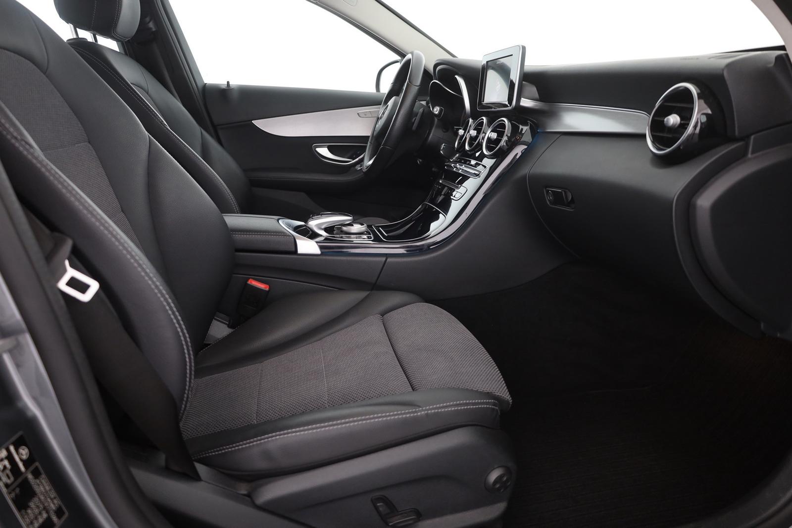 Mercedes-Benz C180 T CGI Avantgarde LED Navi Sitzheizung PDC