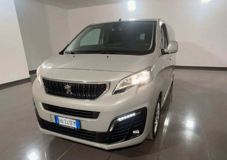 Image of Peugeot Traveller