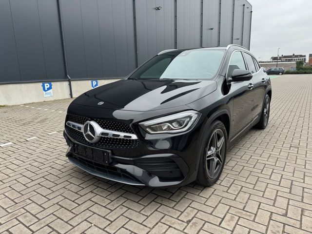 Mercedes-Benz GLA 220 CDI *AMG*AMBIENTE*LED*BURMESTER*VOL