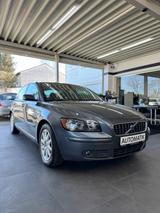 Volvo S40 Lim. 2.4 Momentum *Klima*Shzg.*AHK*PDC`s* - Volvo S40 Benziner Gebrauchtwagen