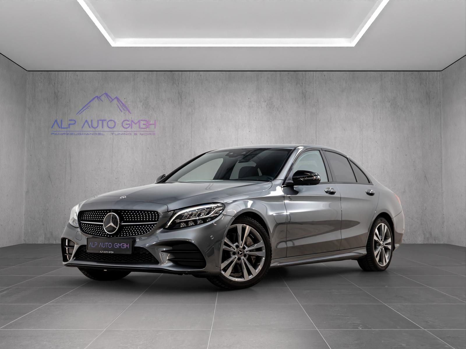 MERCEDES-BENZ C 300 AMG /CARPLAY/360°/HEAD-UP/COMAND/VIRTUAL