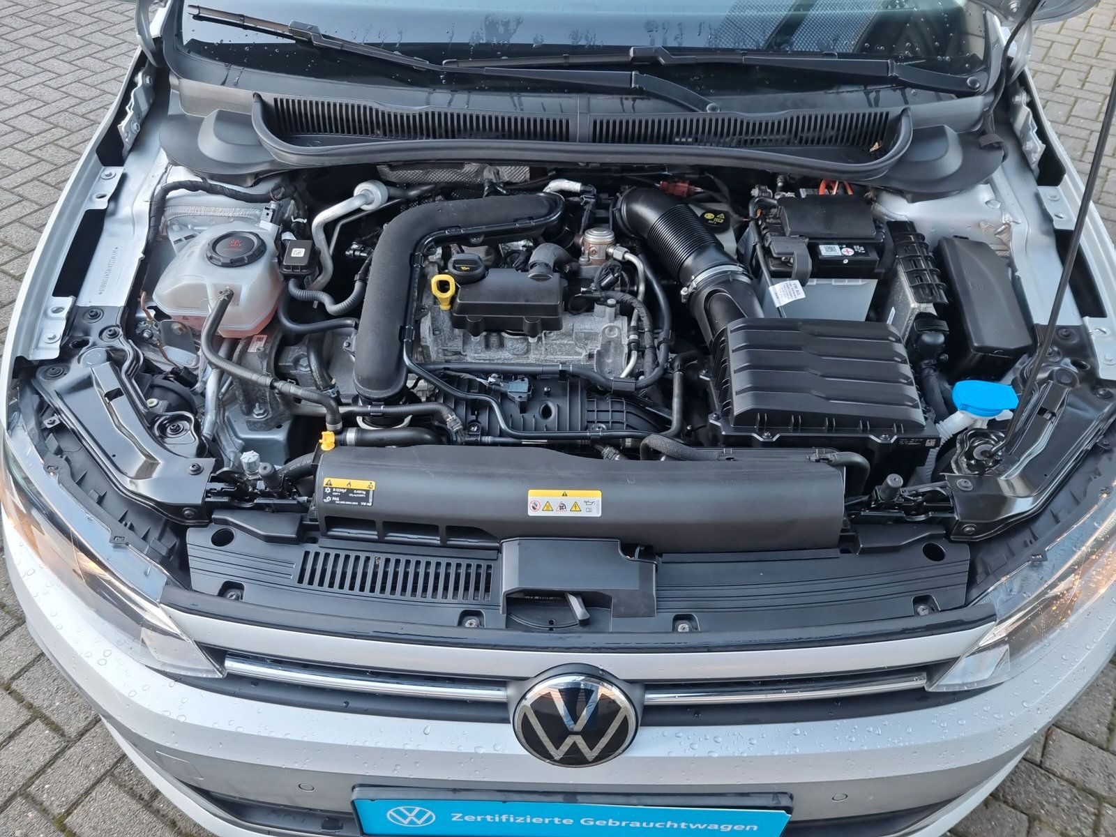 Fahrzeugabbildung Volkswagen Polo 1.0 TSI DSG Active NAVI PDC SHZ DAB