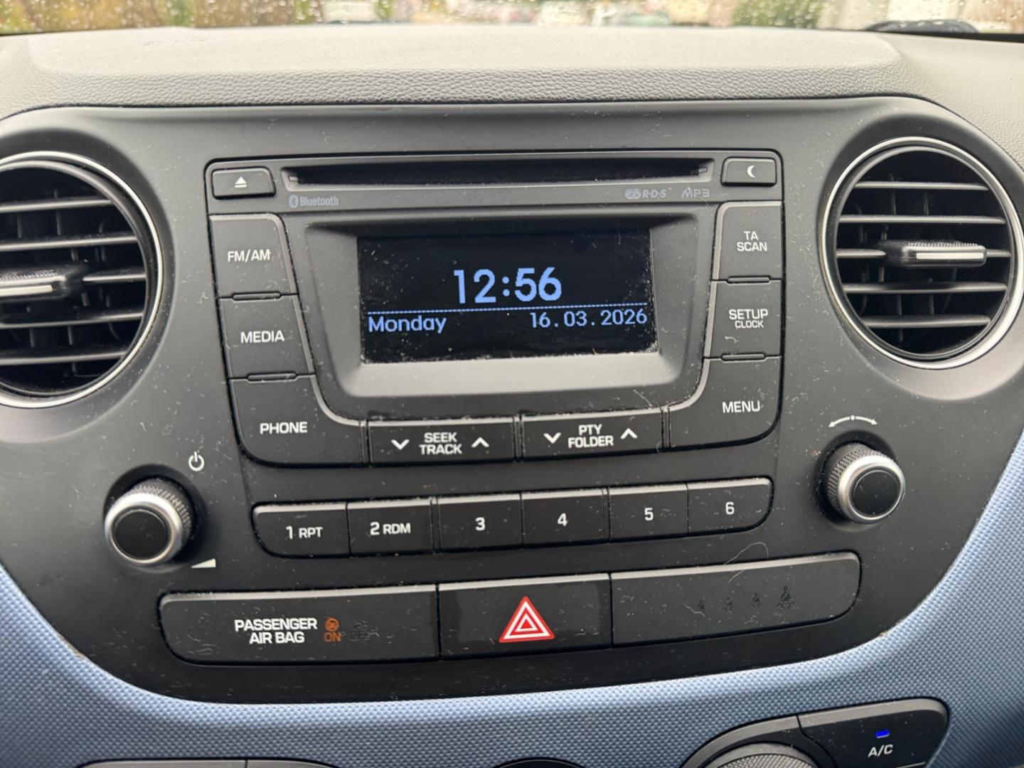 Hyundai i10 Style SHZ LenkradHZG Alarm Temp Tel.-Vorb. B