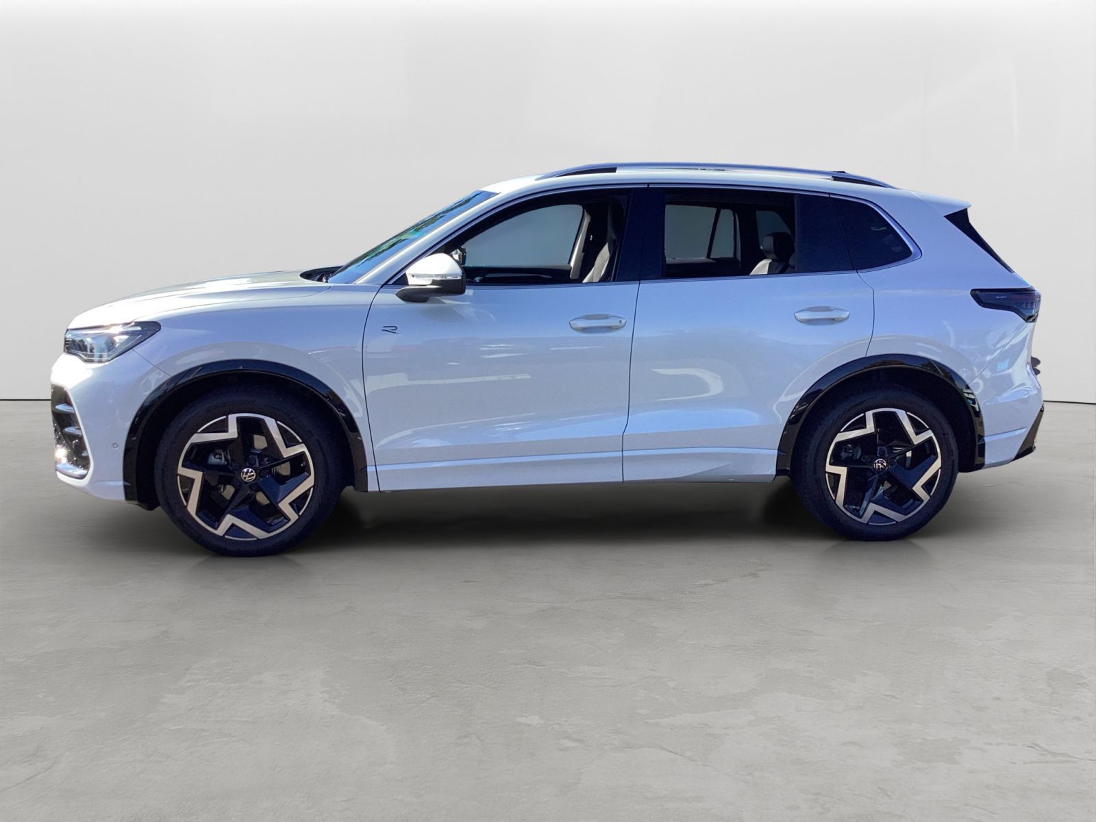 Volkswagen Tiguan 1.5 eTSI DSG R-Line IQ.Light ACC HuD 360° foto 2