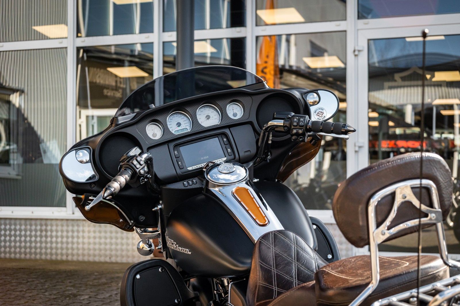 Fahrzeugabbildung Harley-Davidson Street Glide FLHX - JEKILL & HYDE -