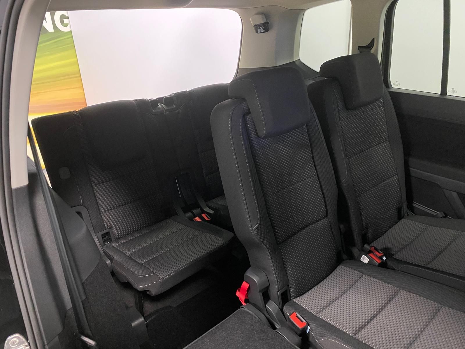Fahrzeugabbildung Volkswagen Touran 1.5 TSI R-LINE COMFORTLINE DSG+ACC+AHK
