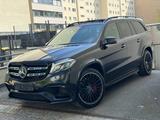 Mercedes-Benz GLS 63 AMG 4Matic/PANO/B&O/MASS/CARBONPAKET/360 - Mercedes-Benz in Berlin: Gls