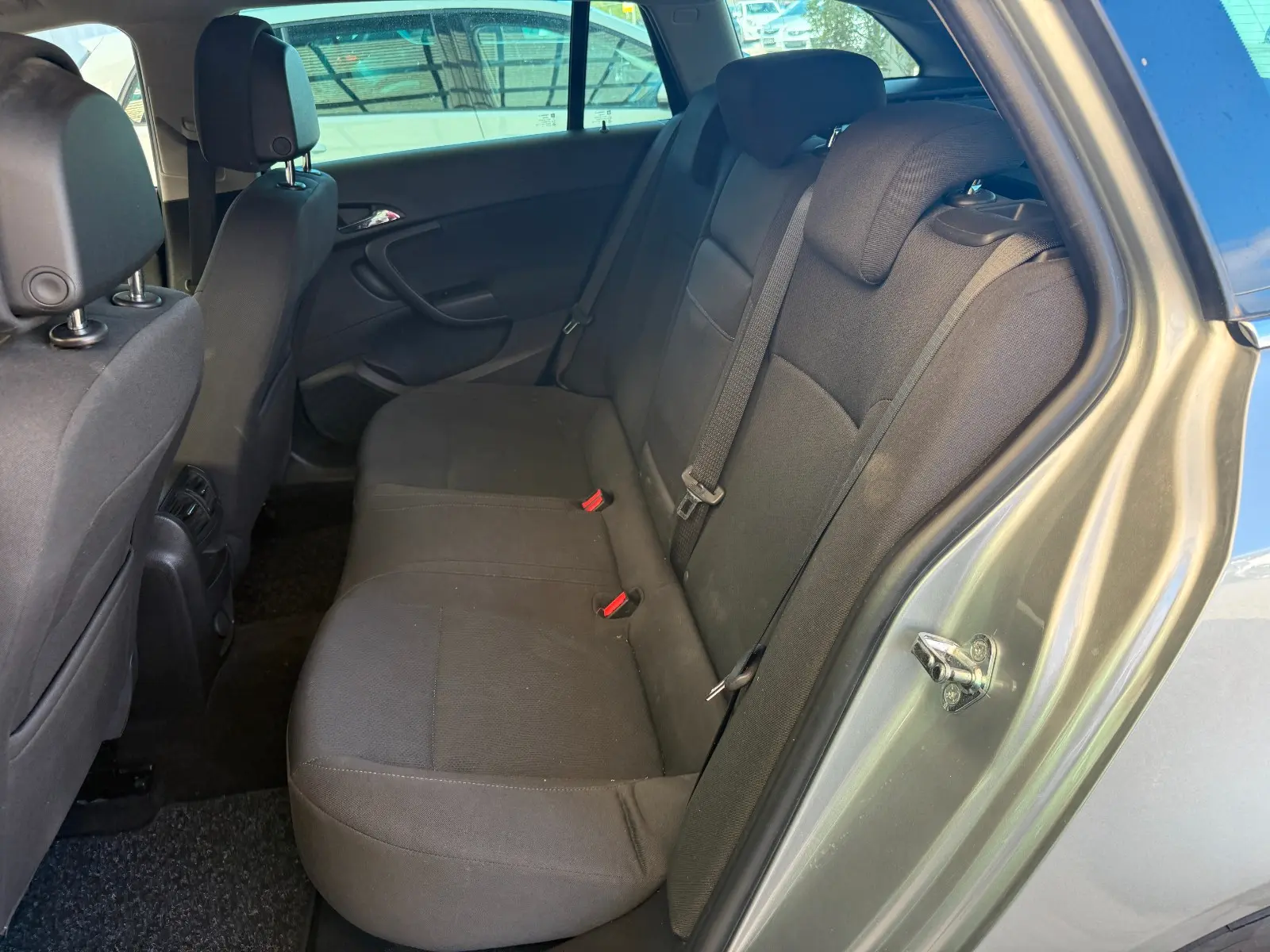 Opel Insignia 2011 — photo 13