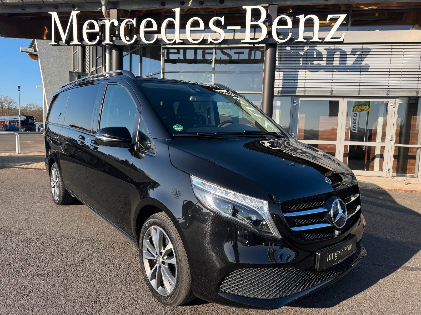 Fahrzeugabbildung Mercedes-Benz V 300 d AVA DISTRONIC AHK2,5to 360Kamera