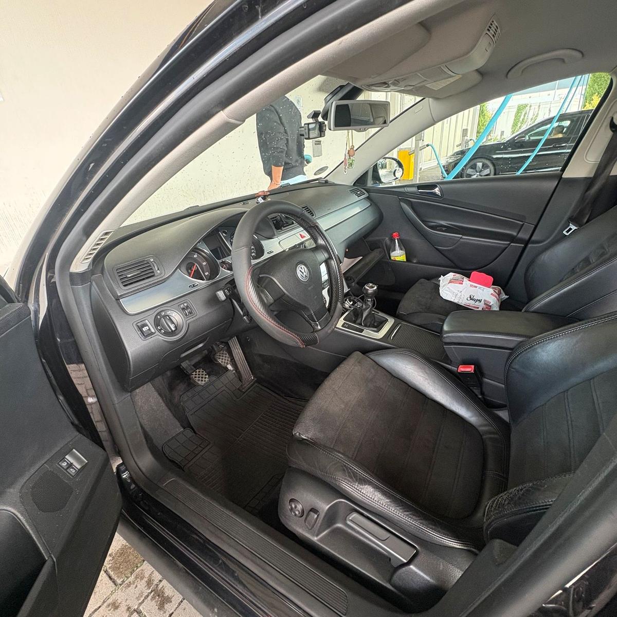 Volkswagen Passat 2008 — interior