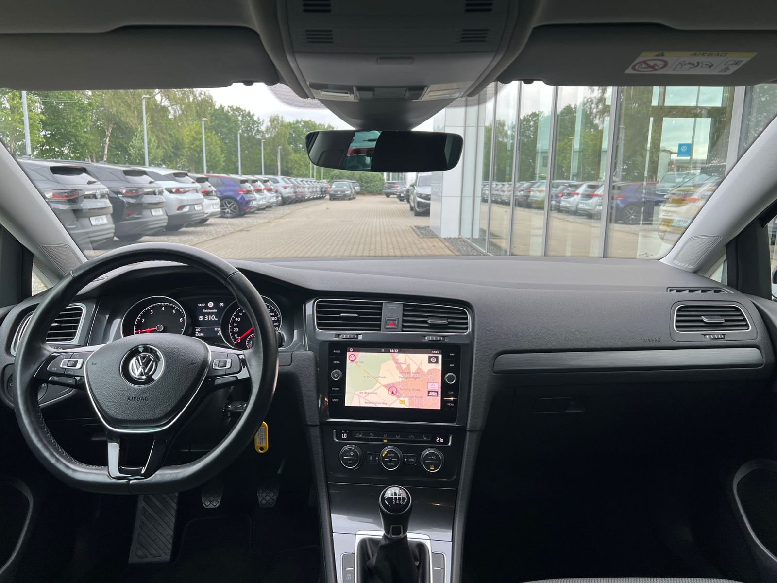 Fahrzeugabbildung Volkswagen Golf VII Comfortline 1.5 TSI ACT *Standhzg.,LED,