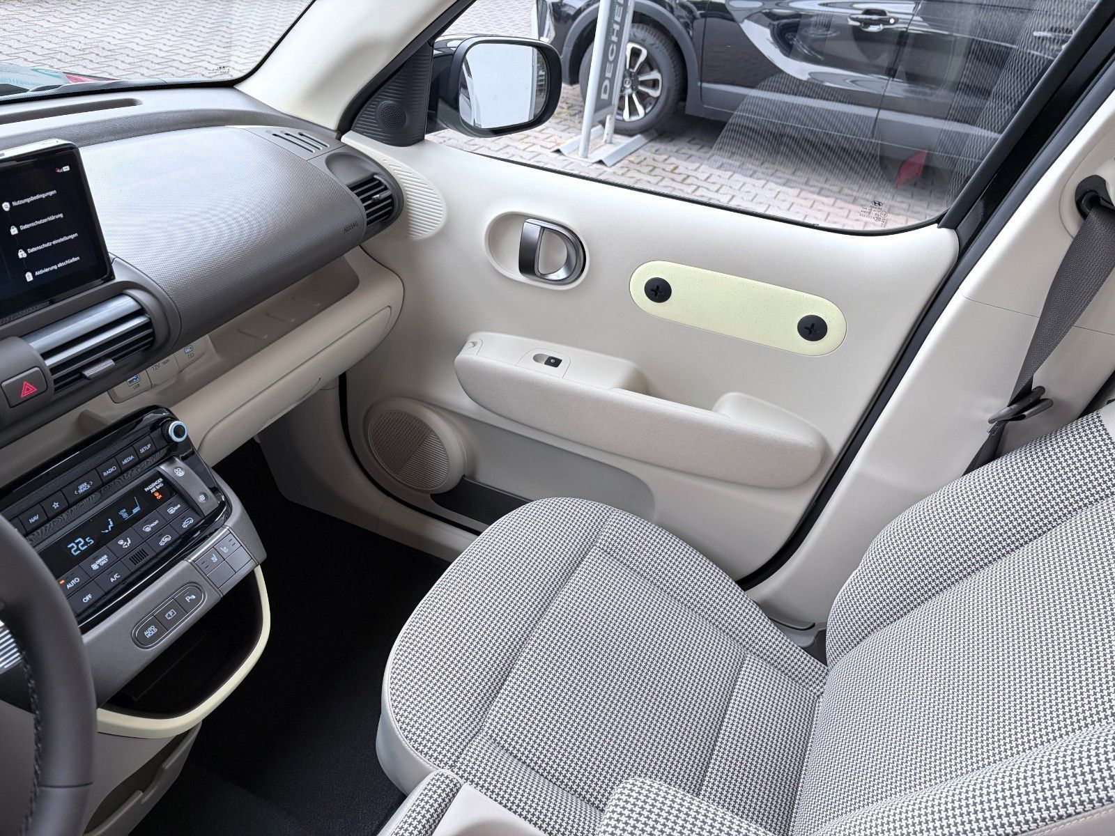 Fahrzeugabbildung Hyundai Inster Elektro FWD 85 kW Trend KlimaA,Navi,SHZ