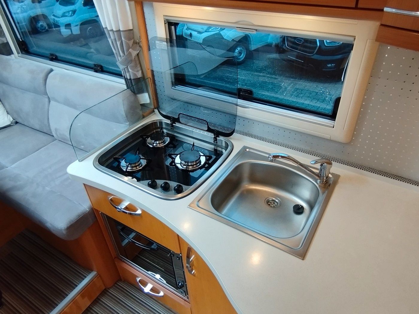 Fahrzeugabbildung Phoenix Alkoven 7100 RSL 2xLithium AHK Solar Kamera NAVI