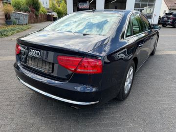 Audi A8 - 4