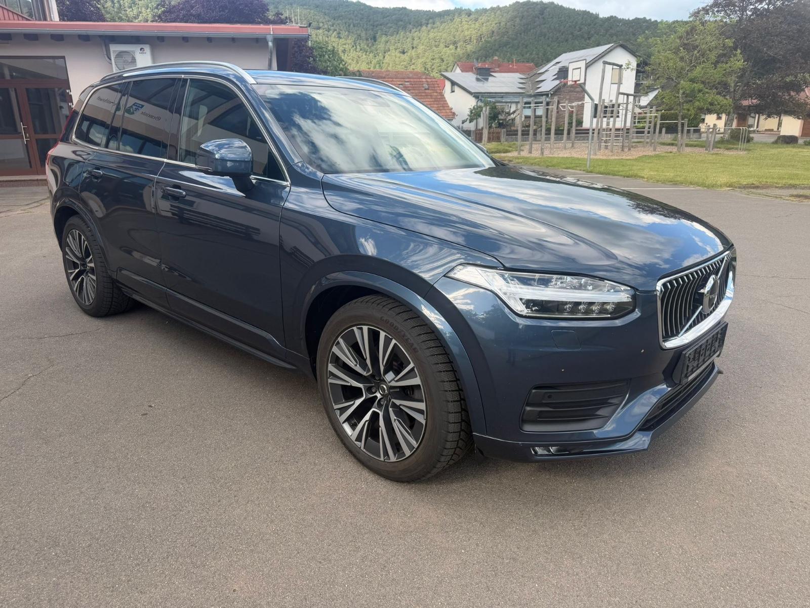 Volvo XC90 B5 MOMENTUM PRO AHK+LEDER+STANDHZG+1.HD