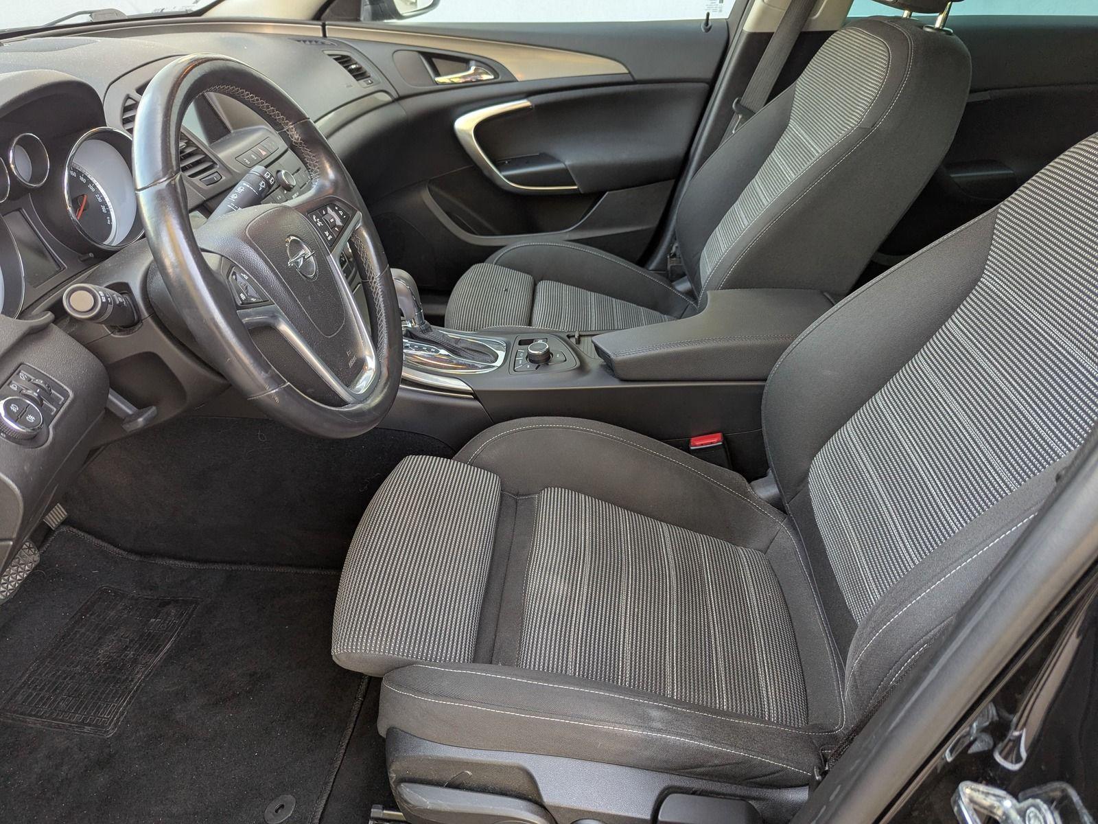 Opel Insignia 2011 — photo 8