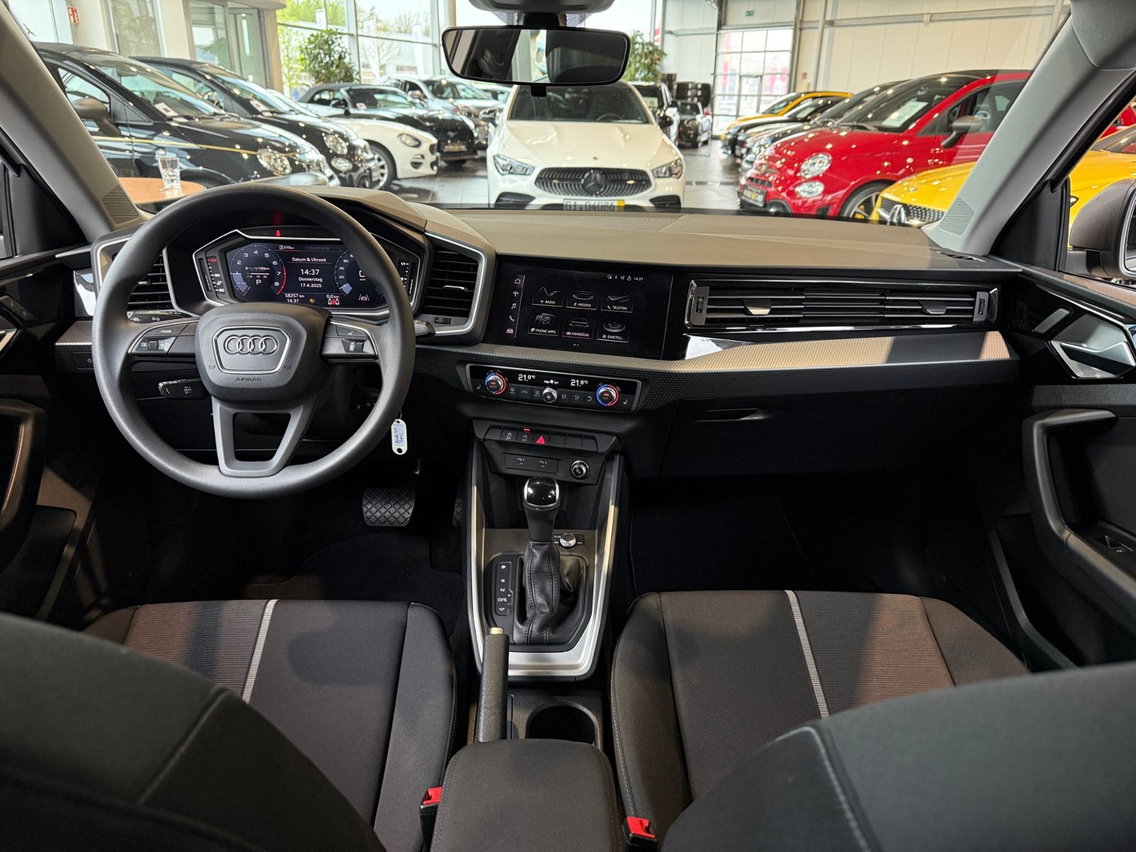 Fahrzeugabbildung Audi A1 Sportback 35 TFSI CARPLAY PDC SHZ