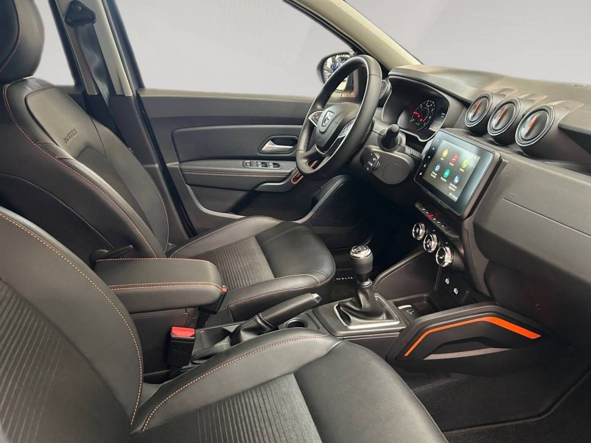 Fahrzeugabbildung Dacia DUSTER Sondermodell Extreme TCe 100 ECO-G 2WD