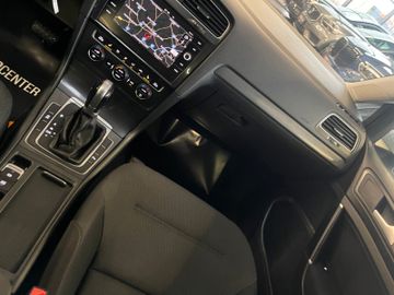 MYAUTOCENTER – Gebraucht- und Jahreswagen mit Werkstattservice in Pfaffenhofen Volkswagen Golf VII Lim. Comfortline BMTStart-Stopp*Klima*