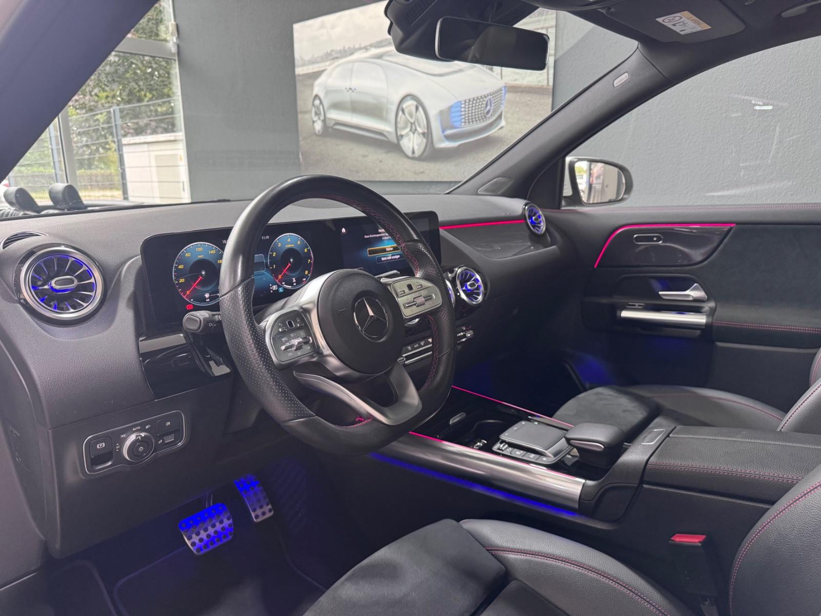 Mercedes-Benz GLA 200 AMG*MEMORY*LED*PANORAMA*AHK*KAMERA