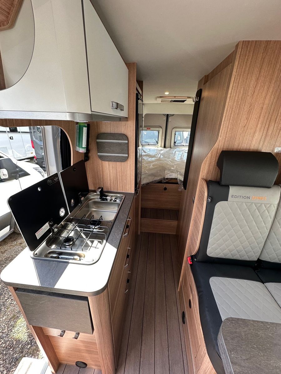 Fahrzeugabbildung Weinsberg CaraBus EDITION FIRE 630 ME Panoramafenster