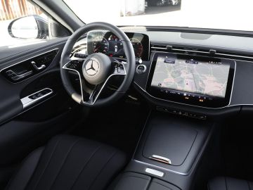 Mercedes E 220 - 8