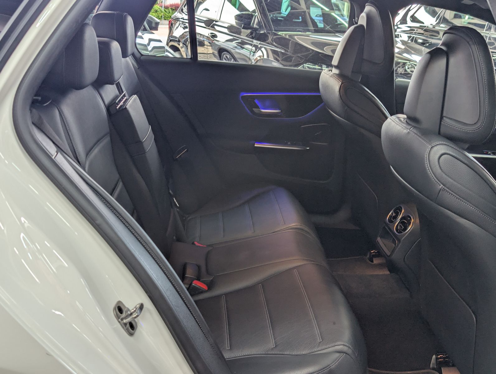 Fahrzeugabbildung Mercedes-Benz C 200 d T Avantgarde AHK PANO MBUX LEDER BURMEST