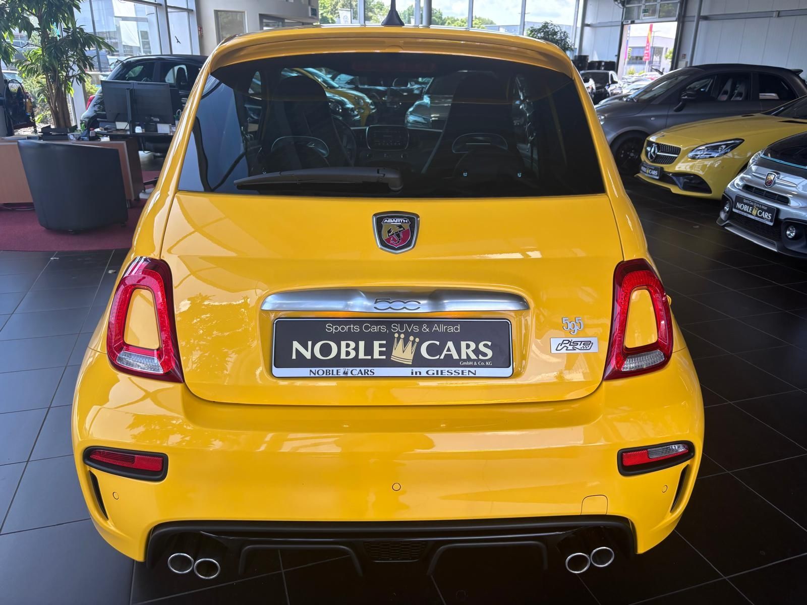 Fahrzeugabbildung Abarth 595 Pista KLIMA XENON ALU CARPLAY BEATS