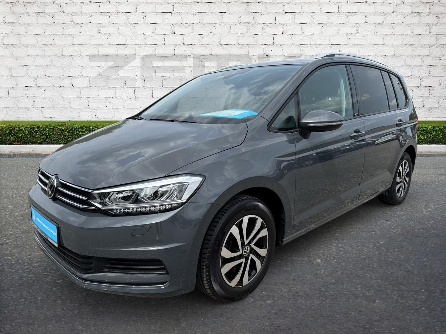 Volkswagen Touran 1.5 TSI DSG Active 3,99% El. Panodach Nav