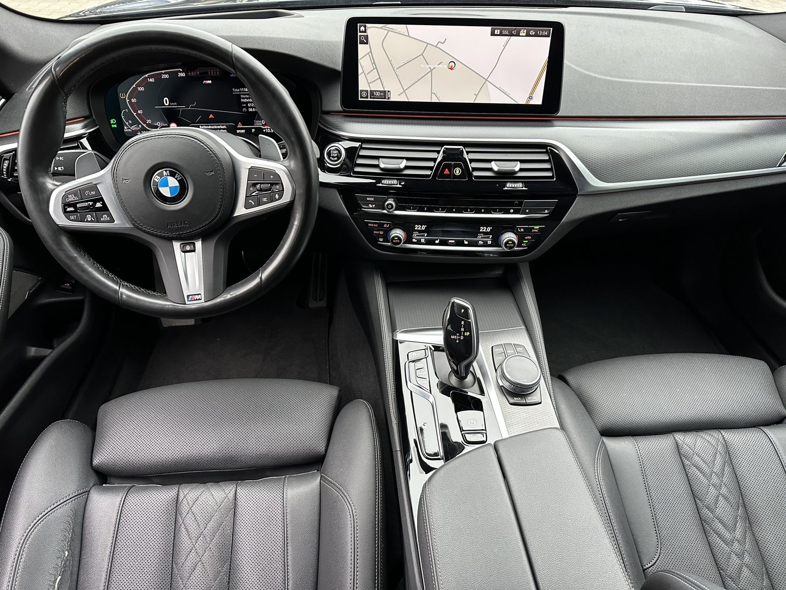 Fahrzeugabbildung BMW 520d Touring xDrive M-Sport NAV+LED+HEAD-UP+KAM