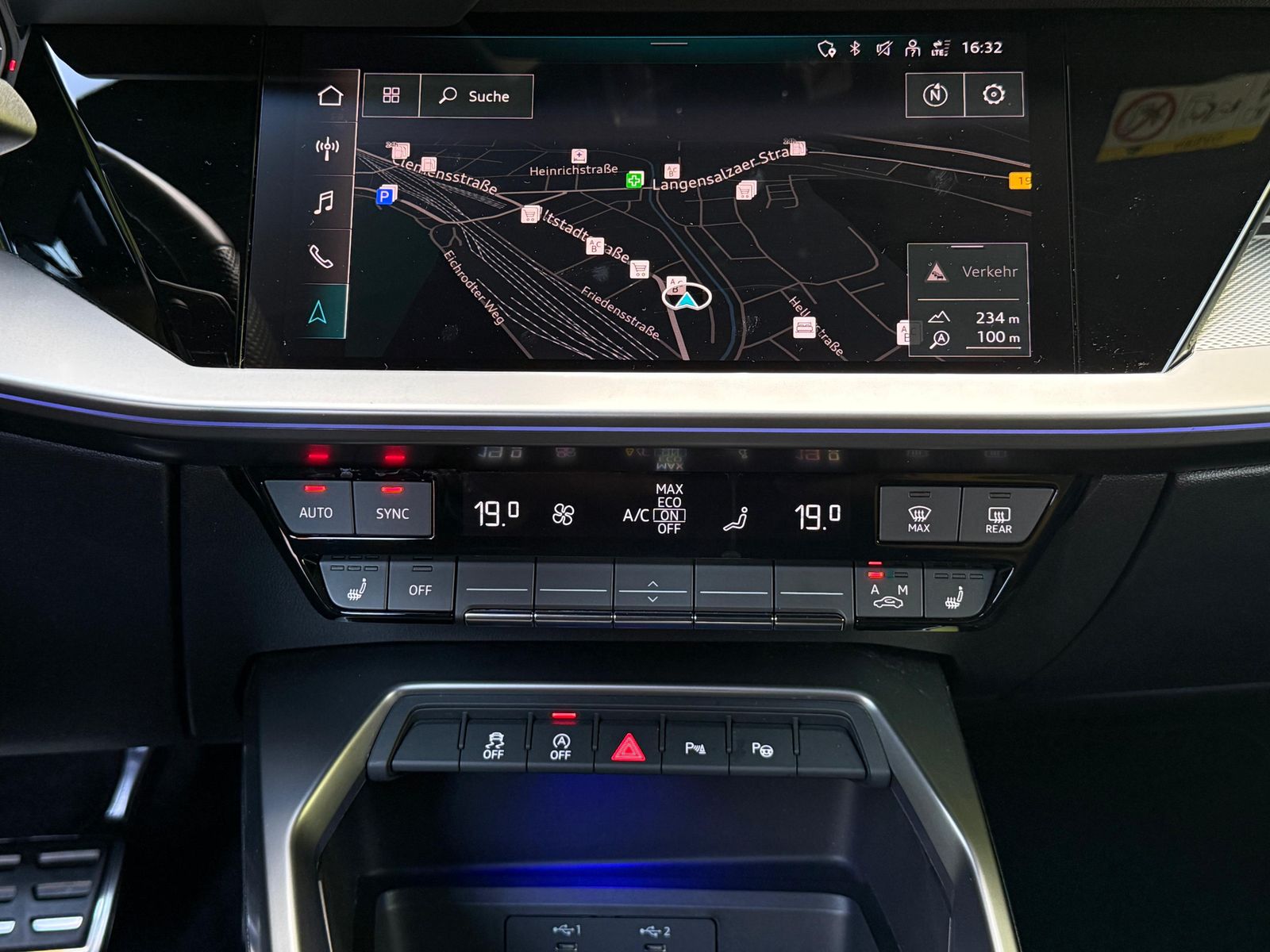 Fahrzeugabbildung Audi A3 Sportback 30TDI S-line S-tr MMI+ACC+VIRT+PARK
