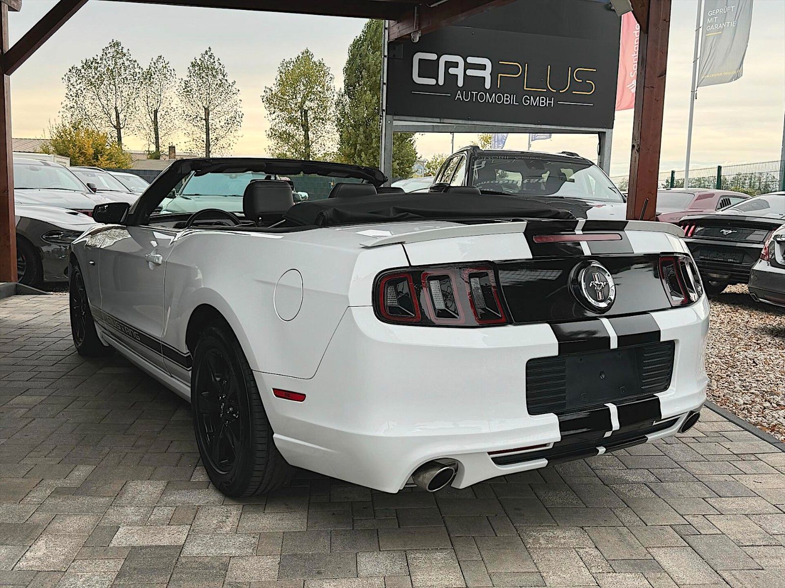 Fahrzeugabbildung Ford Mustang 3.7 GT V6 Cabrio Automatik Premium *LED*