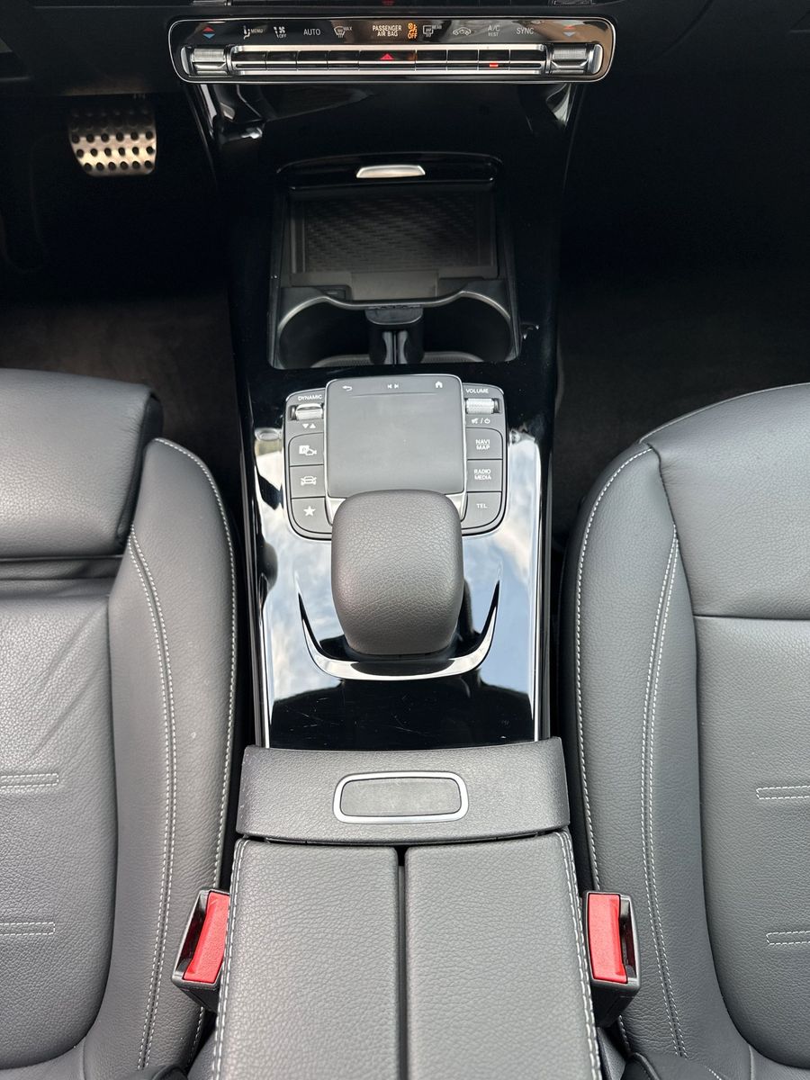 Fahrzeugabbildung Mercedes-Benz CLA 200 Shooting Brake 4M AMG-Line NAV+LED+360°