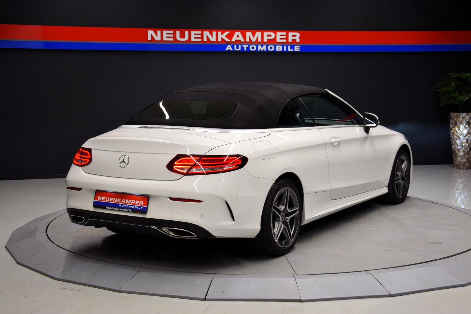 Fahrzeugabbildung Mercedes-Benz C 200 Cabrio 9G-TRONIC AMG-Line HuD Kamera LED