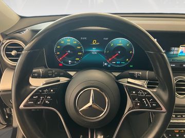 Mercedes E 220 - 12