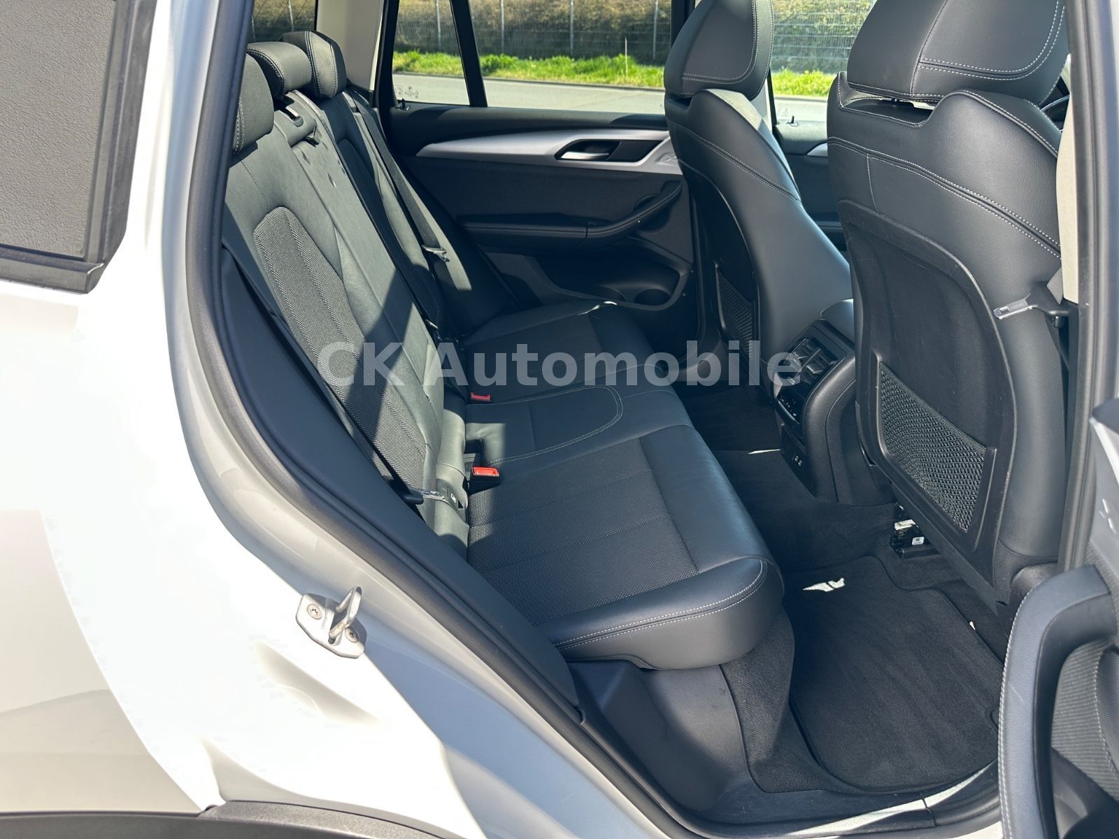 Fahrzeugabbildung BMW X3 xDrive20d Advantage/Navi/Head-Up/Pano/AHK