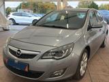 Opel Astra 1.6 Innovation*BI-XENON*NAVI*TEMPOMAT*PDC* - gebrauchte Opel Astra aus dem Jahr 2012