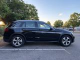 Mercedes-Benz GLC 250 d 4MATIC AMG AHK | Pano | Distronic - Mercedes-Benz GLC 250 Gebrauchtwagen in Stuttgart