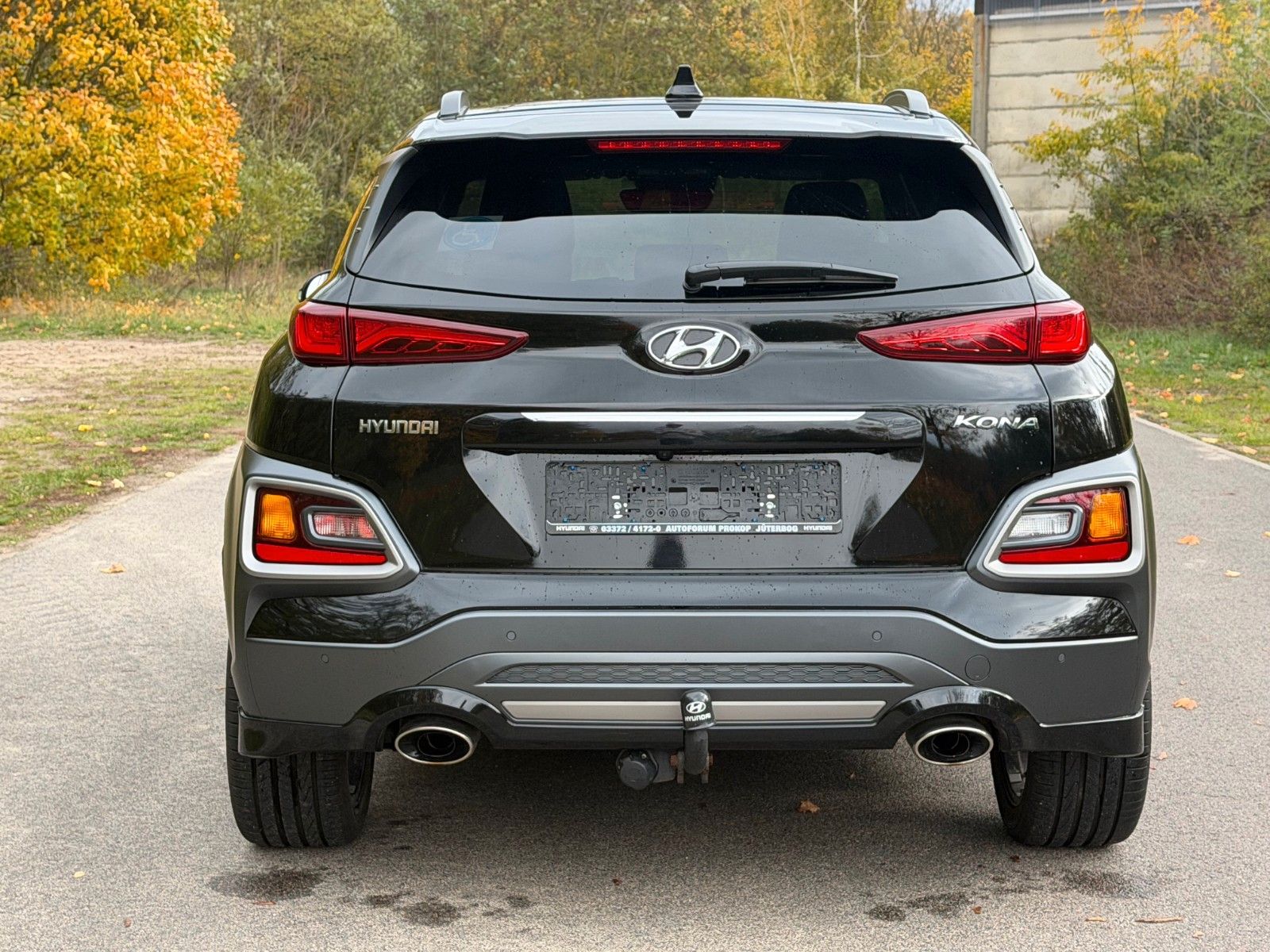 Fahrzeugabbildung Hyundai KONA 1.6T-GDI*Unique*2WD*DCT*RFKamera*Navi*SHZ*