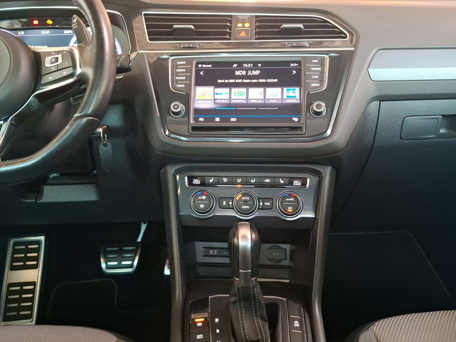 Fahrzeugabbildung Volkswagen Tiguan TSI R-Line DSG 4M LED AHK Navi Pano HUD A