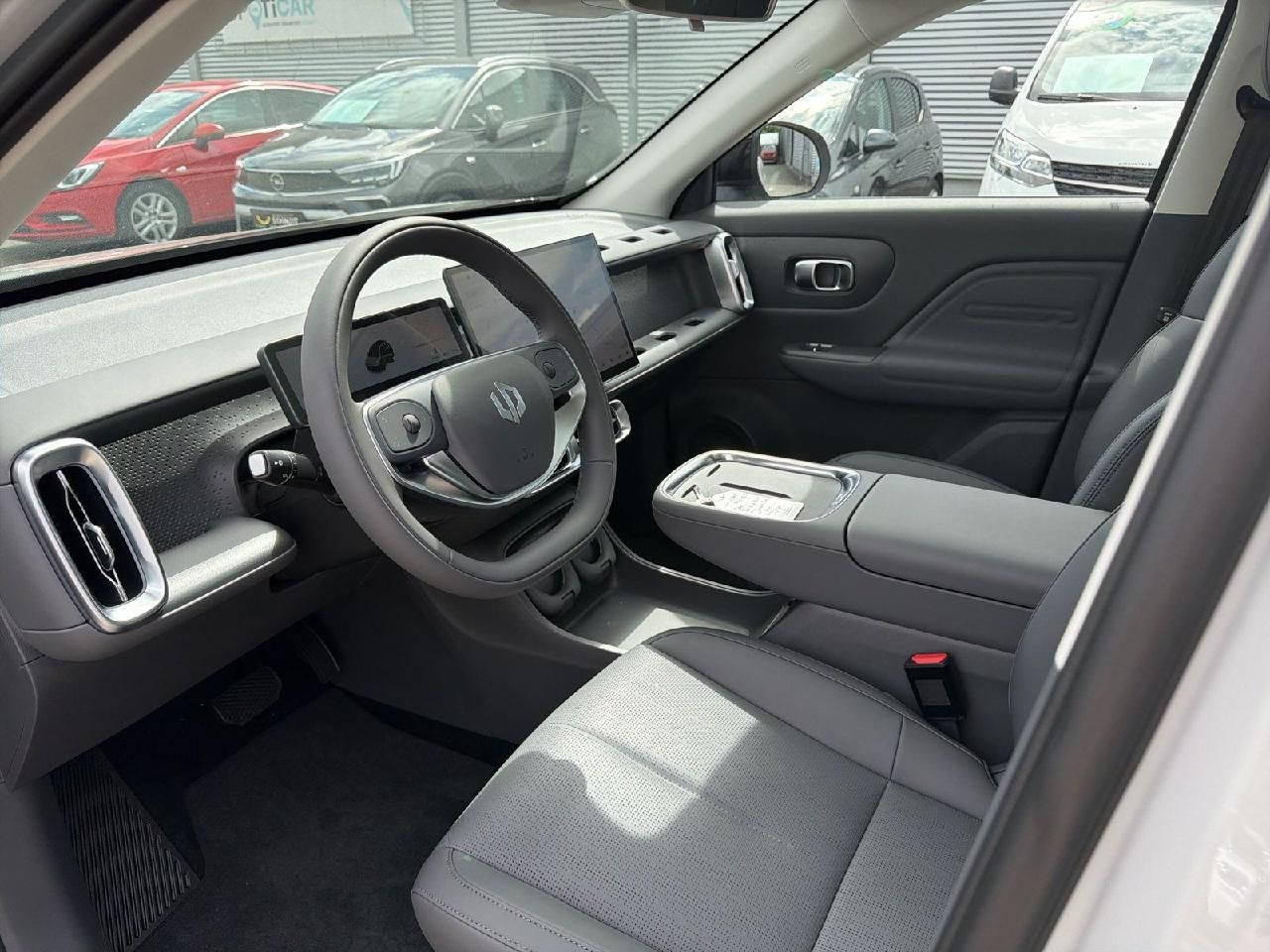 Fahrzeugabbildung Leapmotor B10 REEV - Hybrid Design