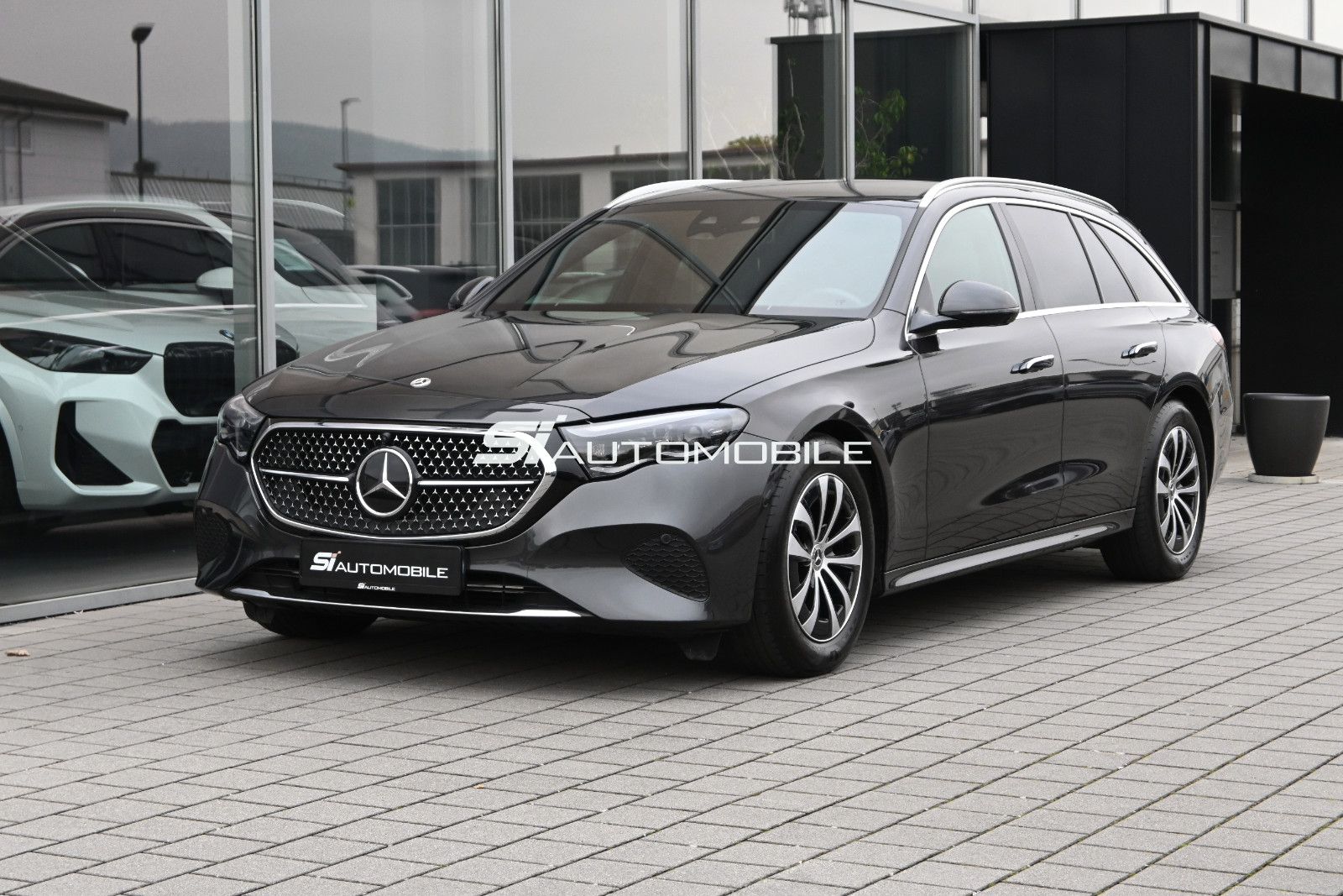 Fahrzeugabbildung Mercedes-Benz E 200 T Avantgarde °ACC°AHK°HUD°DIGITAL LIGHT°