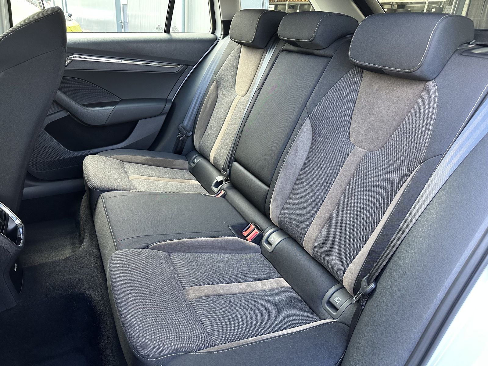 Fahrzeugabbildung SKODA Octavia Combi Scout 2.0 TDI DSG 4x4 NAV+LED+AHK